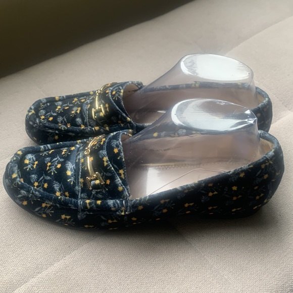 CAbi Carnaby Women's Blue Floral Velvet Loafer Shoe Size 9 Work Casual Career - Picture 4 of 16